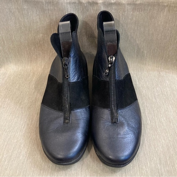 ARCHE Sz 41 Metallic Leather and Fabric Zipper Futuristic Ankle Booties - Picture 2 of 9